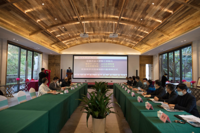 华南农业大学珠江学院传媒学院教育教学实践基地签约暨授牌仪式圆满落成，广州客天下携手三馆一校联袂打造月亮书吧文化高地